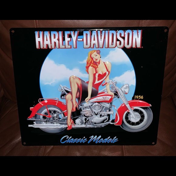 Harley-Davidson Other - Used Harley Davidson Classic Model’s Babe Collectible Vintage Metal Sign!